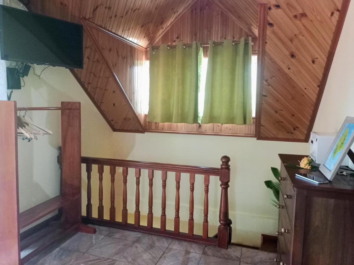 Badamier Self-Catering Apartment La Digue Exterior foto